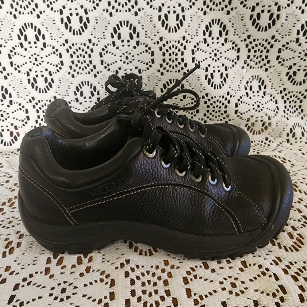 KEEN Presidio Style Black Leather Hiking Walking Shoes Size 6.5